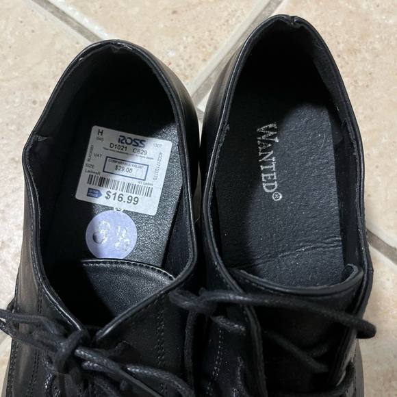 black platform low top shoes - Picture 3 of 3